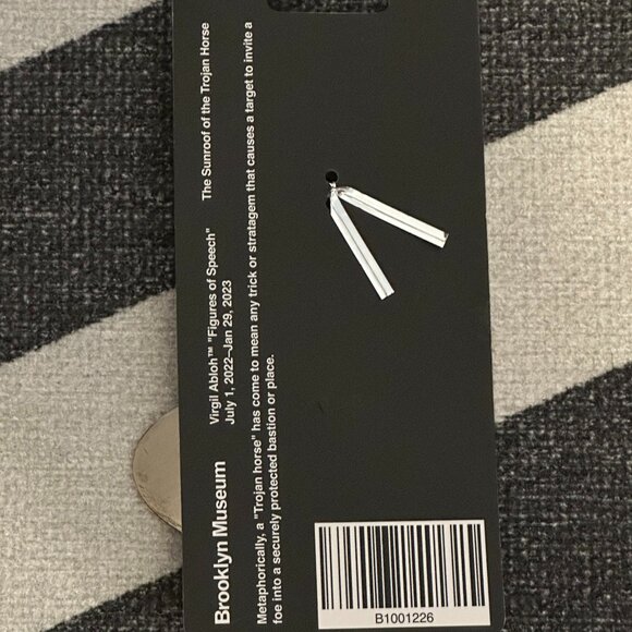 🖤 Virgil Abloh “Figures of Speech” Keychain – Brooklyn Museum Exclusive 🖤 - Picture 5 of 5